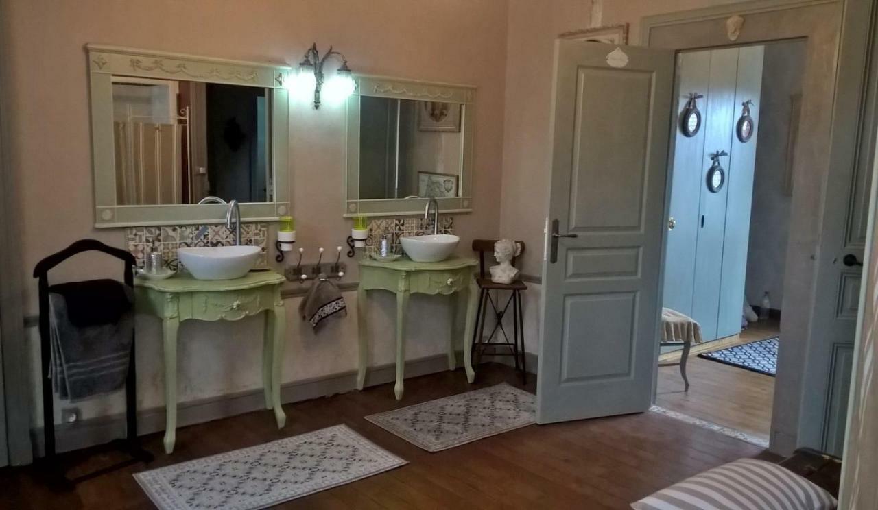 לינה וארוחת בוקר לה מאנש Le Clos Manceau מראה חיצוני תמונה
