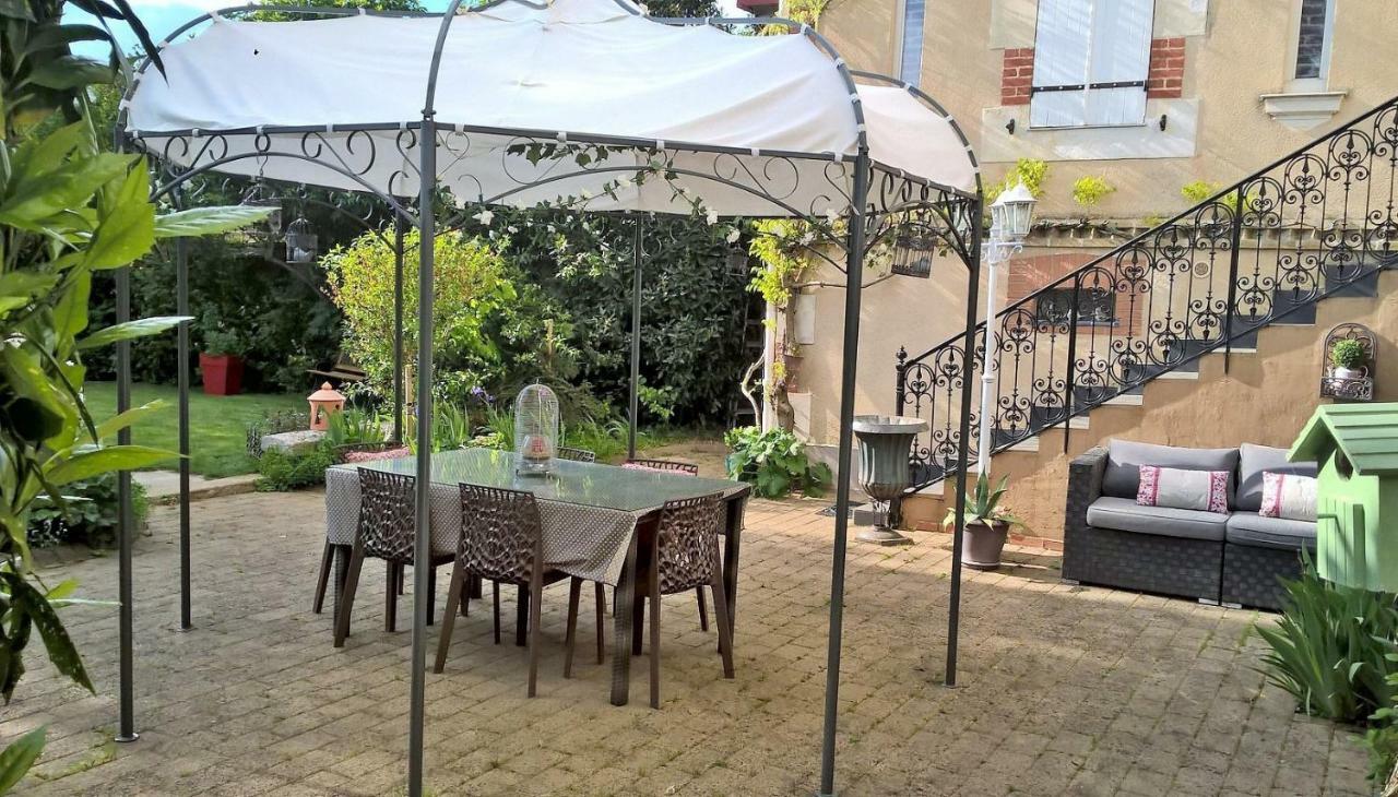 לינה וארוחת בוקר לה מאנש Le Clos Manceau מראה חיצוני תמונה