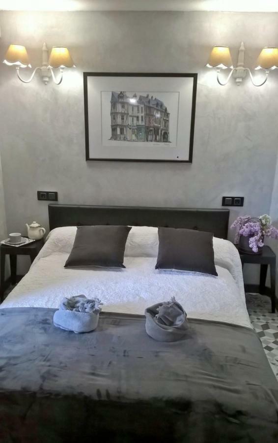 לינה וארוחת בוקר לה מאנש Le Clos Manceau מראה חיצוני תמונה